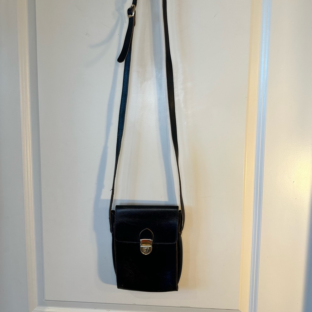 Maurizio Taiuti Genuine Leather Black Crossbody Camera Bag